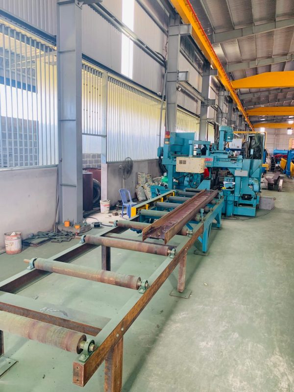 Máy nắn chỉnh thép I